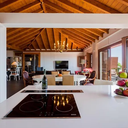 Rosas, Menores, Adeje, Sea View *